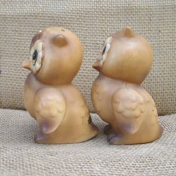 Vintage Josef Originals Porcelain Owl Salt & Pepper Shakers - Picture 7 of 16